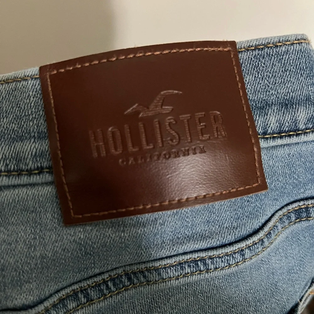 HOLLISTER Classic Slim Skinny Medium Wash‎ Distressed Denim Jeans Boy's Sz 29x30